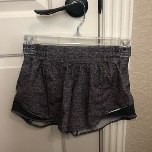 Lululemon Hotty Hot Low Rise Lined Short 4” - Size 4, Heather Lux
